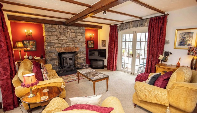 Hall House 3 Bedroom House St Florence