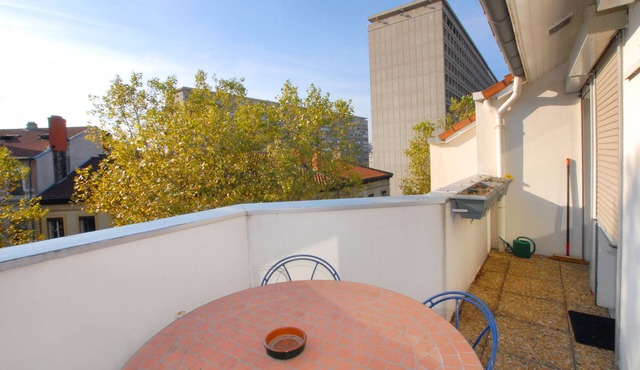 Halle de Lyon, Lyon 6 boundary: 2 CH, 7th top floor, 2 terraces and parking lot