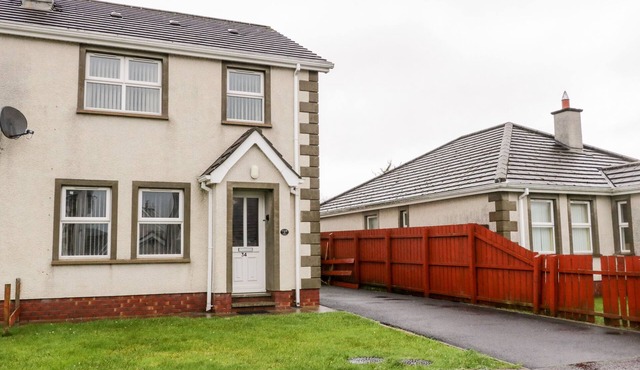 HALLER HOUSE, pet friendly, with open fire in Ballycastle