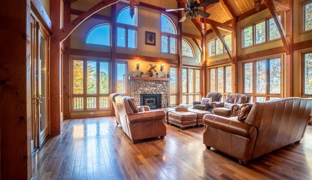 Hallmark Cabin with Pool in Smokies