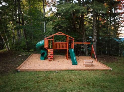 Halls Lake Resort Luxury Cottage