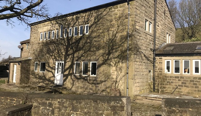 Halstead Green 5 double/twin Farmhouse in Colden, near Hebden Bridge