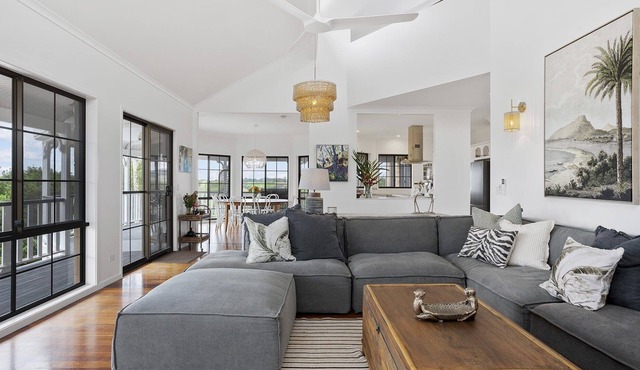 Halt Hill Byron Hinterland (w/ Car Parking)