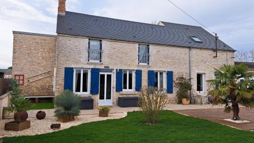 Halte détente chez Sylvie près A71 Bourges - chambres avec sauna, billard, repas sur demande