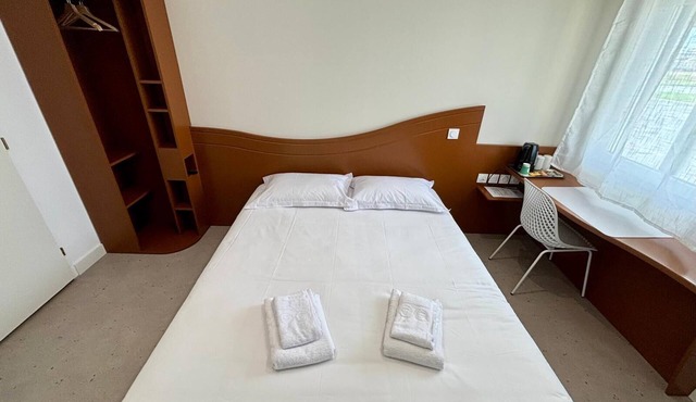 Halte Hôtel Situé à la Sortie de La10, un Hotel Confortable Pour se Reposer !