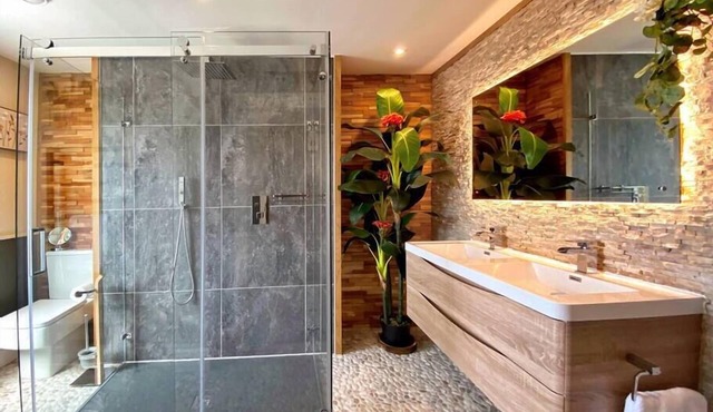 Hambrook House Guest Suites