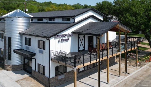 Hamburg Inn & Suites