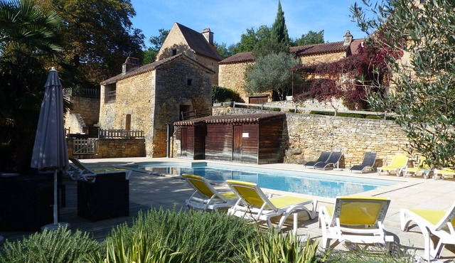 Hameau du Peyrié - Character cottages (27 people), heated swimming pool, tennis, sauna