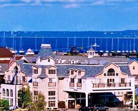 Hamilton Inn Select Beachfront Mackinaw City