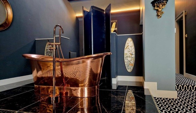 Hamilton Luxury Holiday Let’s- The Studio