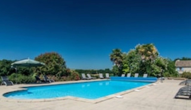 Hamlet of 4 properties sleeping up to 22 people with private pool near Bergerac