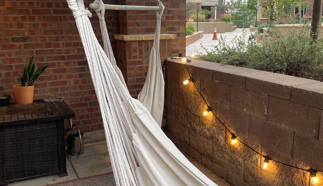 Hammock Hideaway- Close to Trails, Restaurants & Downtown