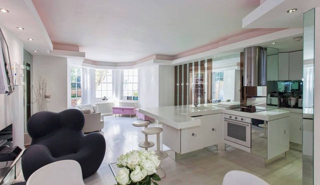 Hampstead Garden Apartment 3 Bedroom 2 Bathroom