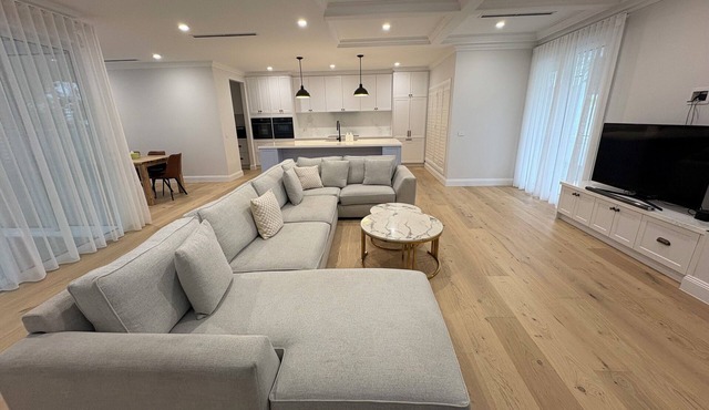 Hampton Haven -Brand New 5 Bedroom Home.