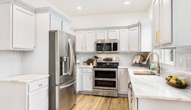 HAMPTON HAVEN- Gorgeous home in Hampton Bays New York (sleeps 6)