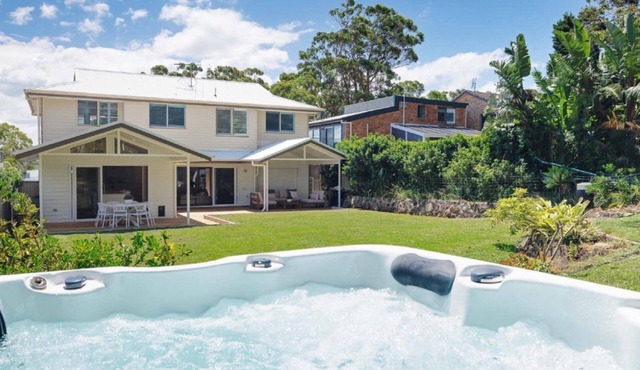 Hampton Heights by HolidayCo.