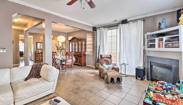 Hampton Home w/Fireplace + Close to Beaches!