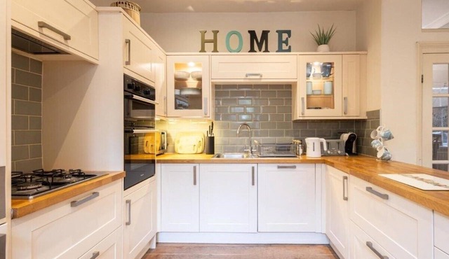 Hampton House - 9 Bedroom House