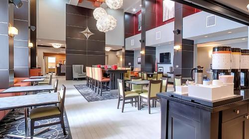 Hampton Inn and Suites Marksville
