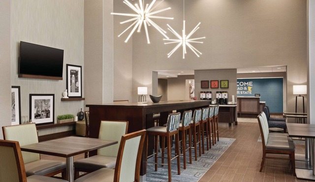 Hampton Inn Brooklyn Park