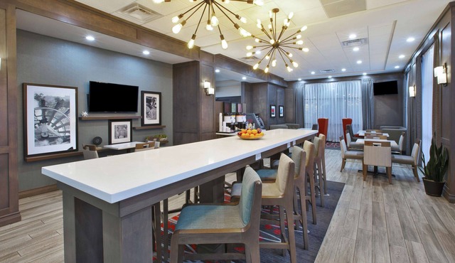 Hampton Inn by Hilton Detroit Dearborn