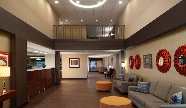 Hampton Inn Charleston-Southridge