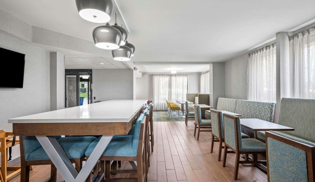 Hampton Inn Cleveland-Westlake