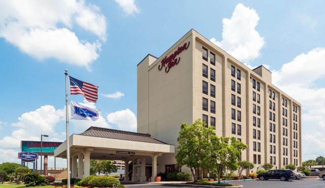 Hampton Inn I-10 & College Drive