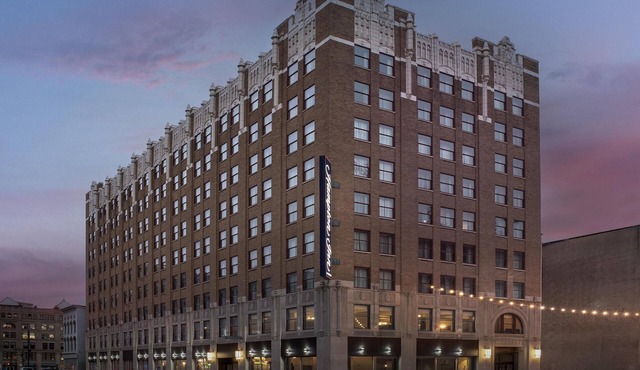 Hampton Inn Indianapolis Downtown Across from Circle Centre