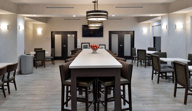 Hampton Inn Kansas City Northeast