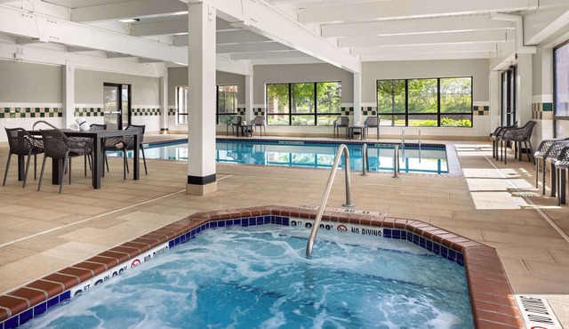 Hampton Inn Minneapolis NW Maple Grove