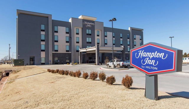 Hampton Inn Mustang