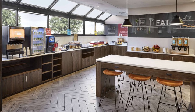 Hampton Inn Newark Airport