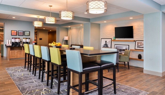 Hampton Inn Omaha Airport