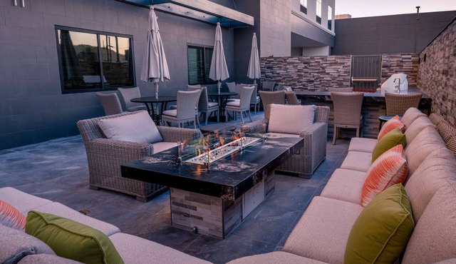 Hampton Inn Riverside Downtown
