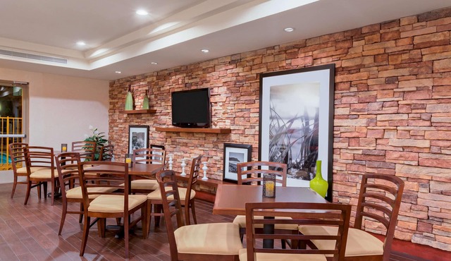 Hampton Inn San Marcos, CA