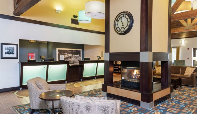 Hampton Inn & Suites Cleveland-Airport/Middleburg Heights