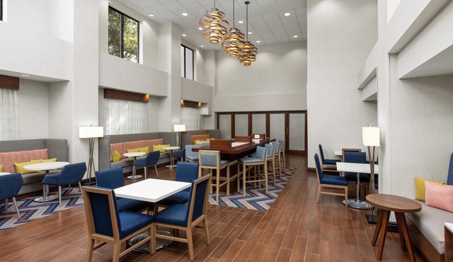 Hampton Inn & Suites Arroyo Grande/Pismo Beach Area, CA