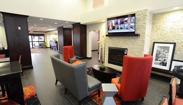 Hampton Inn & Suites Albany At Albany Mall