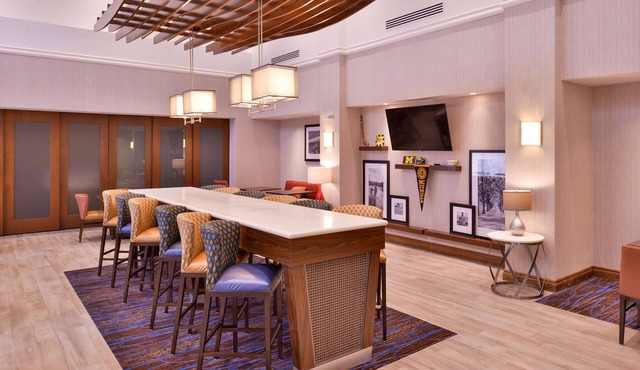 Hampton Inn & Suites Ann Arbor West
