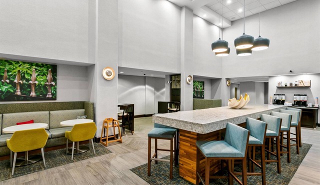 Hampton Inn & Suites Baltimore/Woodlawn