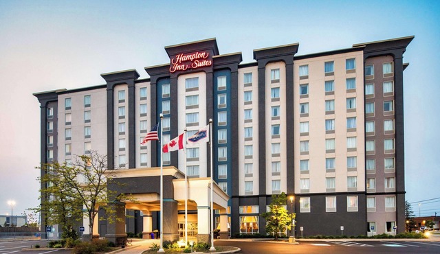 Hampton Inn & Suites by Hilton Toronto Airport