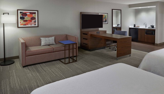 Hampton Inn & Suites by Hilton Montreal-Dorval