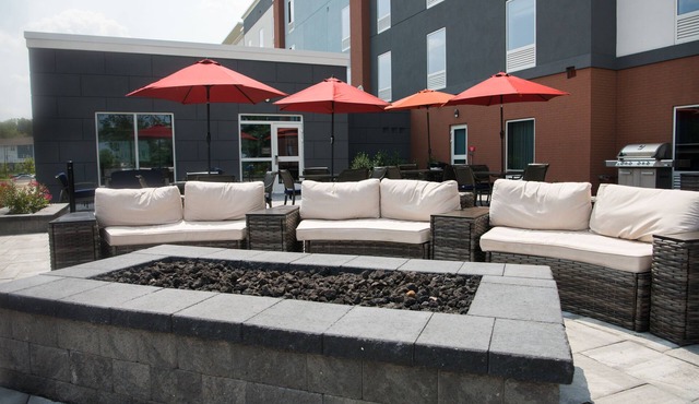 Hampton Inn & Suites by Hilton Warrington Horsham