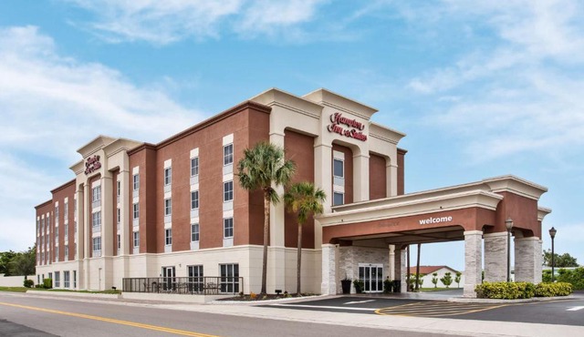 Hampton Inn & Suites Cape Coral/Fort Myers