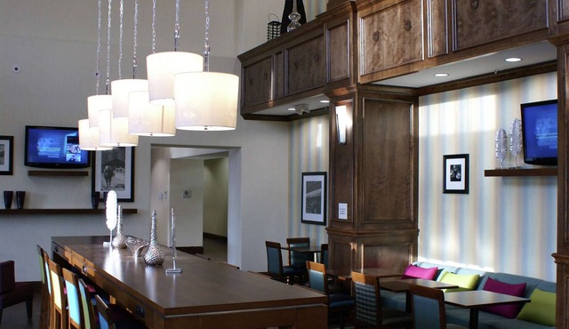 Hampton Inn & Suites Center
