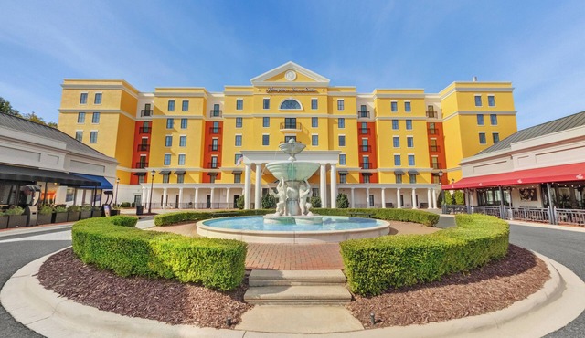 Hampton Inn & Suites Charlotte/South Park at Phillips Place