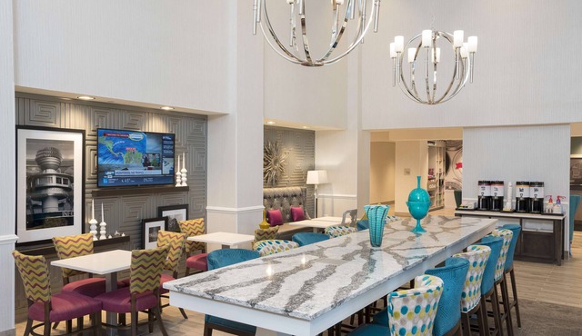 Hampton Inn & Suites Chicago Schaumburg