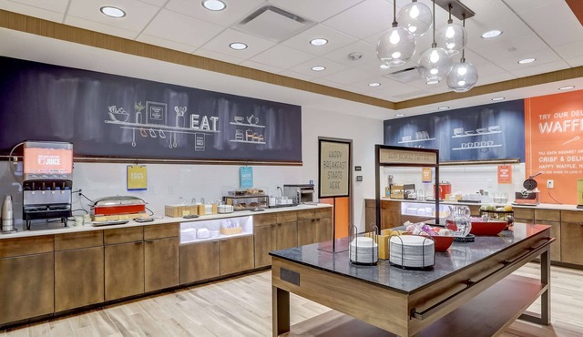 Hampton Inn & Suites Cincinnati Midtown Rookwood