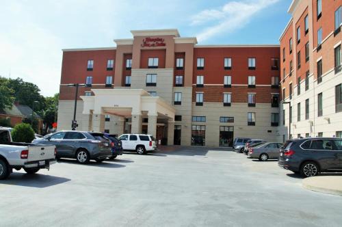 Hampton Inn & Suites Cincinnati/Uptown - University Area